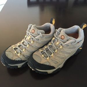MERRELL Women’s Continuum Vibram Hiking shoes 7.5